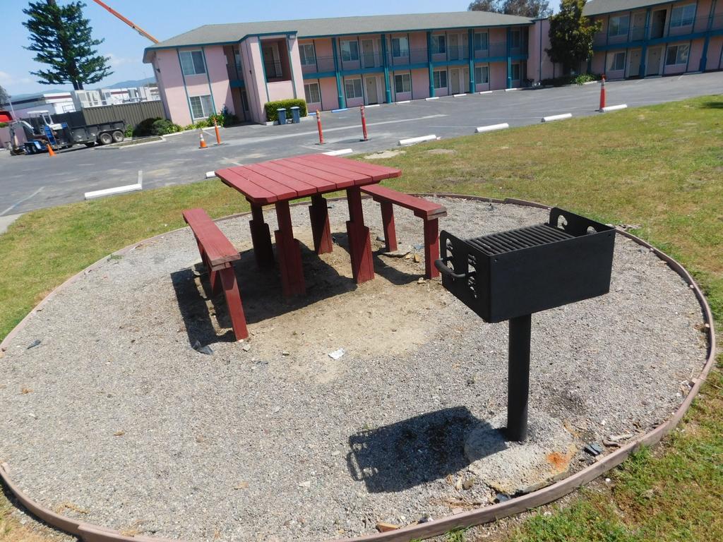 インズ オブ カリフォルニア サリナス エクステリア 写真
